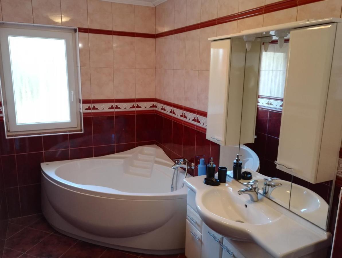 Risika Apartmani Esterno foto